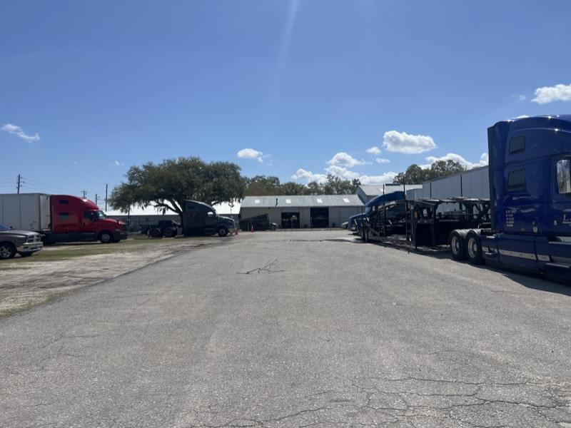 Truck Center of Winter Haven facility and lot