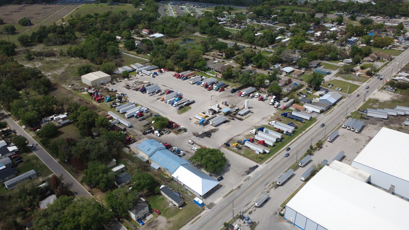 Trucks parked at Truck Center of Winter Haven